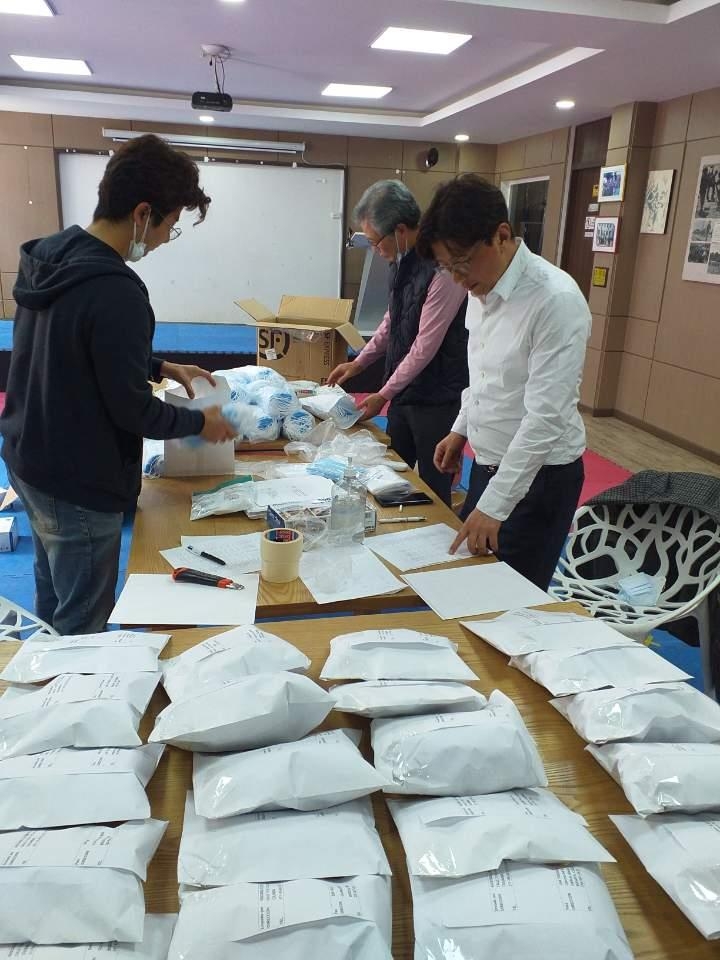 배포할 구호품 준비하는 콜롬비아한인회