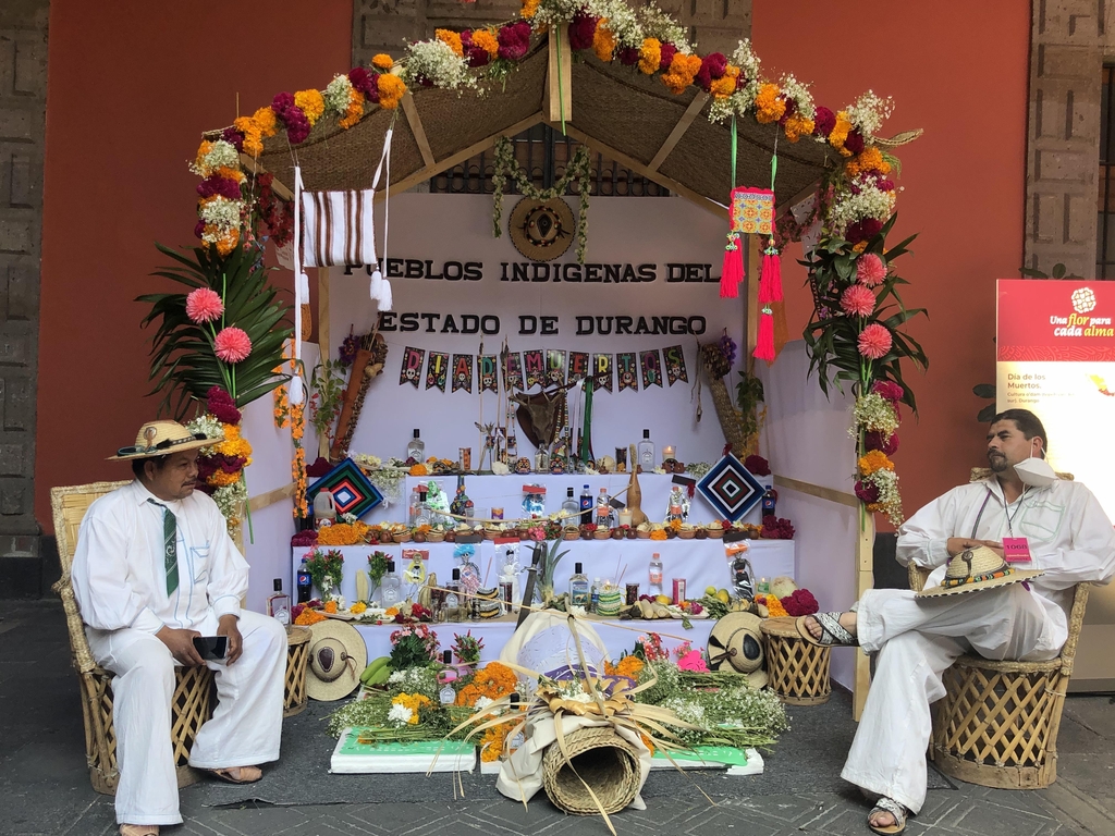 멕시코 원주민들의 '망자의 날' 제단