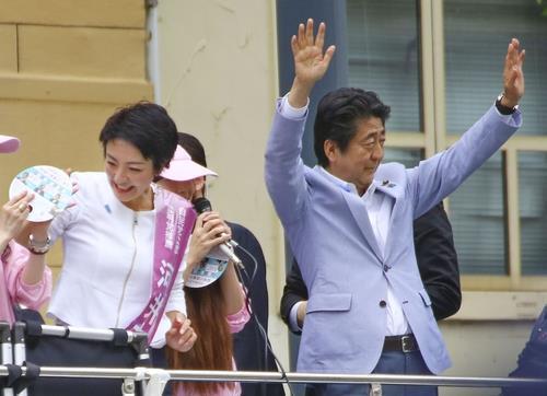 '돈 선거' 유죄 판결 아베 측근 가와이 참의원 의원직 사퇴