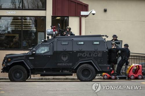 미 가정폭력 총격 사건에 출동한 특수기동대원 등 5명 사망