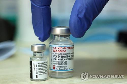 화이자(왼쪽)와 모더나의 코로나19 백신