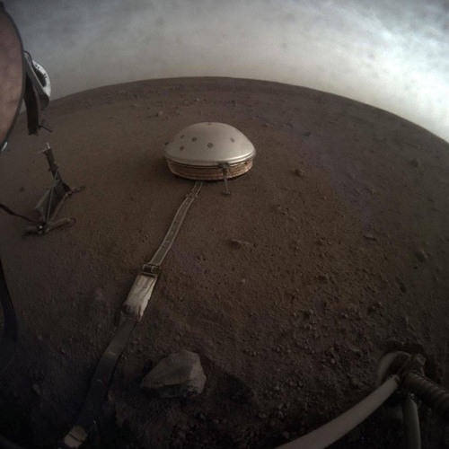 인사이트호가 화성에 설치한 SEIS 지진계