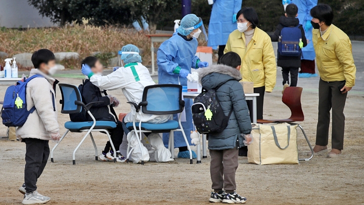 [黑特] 韓國1/3高國中小學生被感染