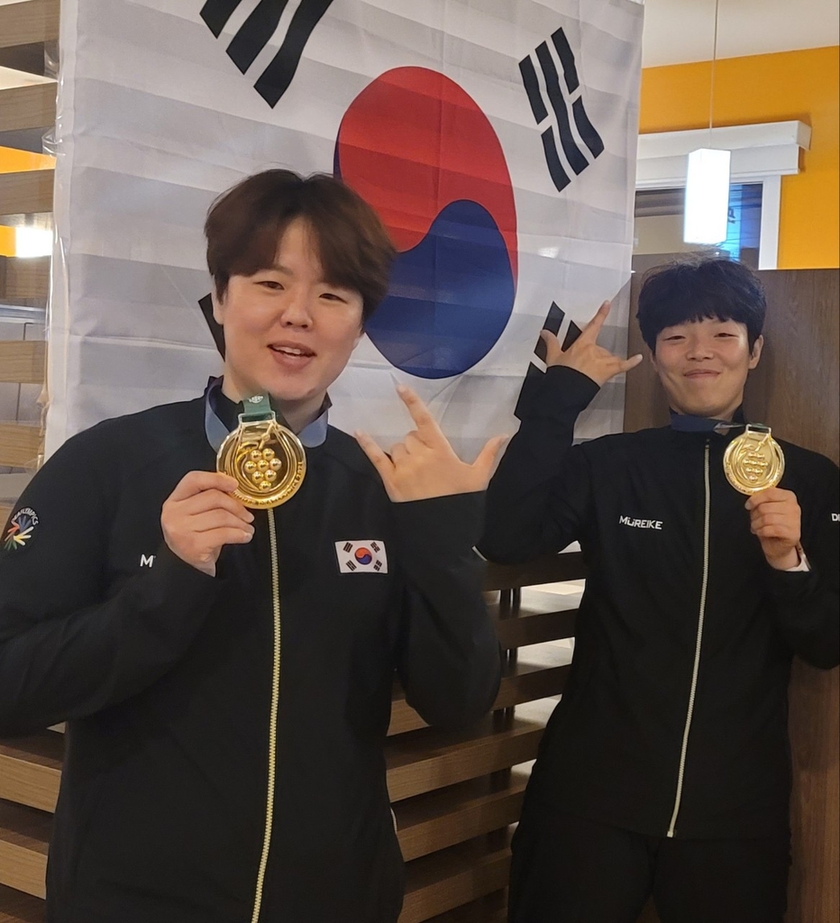 데플림픽 유도 금메달리스트 홍은미(왼쪽)와 최선희