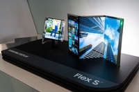 자유자재로 접히고 늘어나는 화면…삼성·LG 뽐낸 新디스플레이