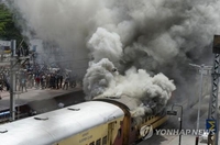 인도군 모병제 개편에 젊은이 열차방화 시위…일자리 감소 우려(종합)