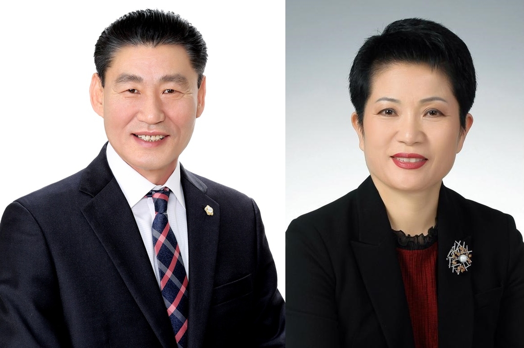 제9대 정읍시의회 전반기 고경윤 의장과 황혜숙 부의장