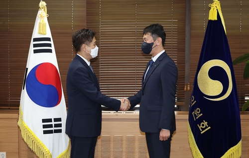 김주현 금융위원장·이복현 금감원장 첫 회동…긴밀한 협력 다짐