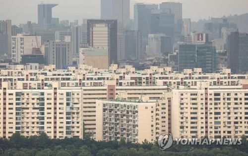 서울 응봉산에서 바라본 압구정 현대아파트