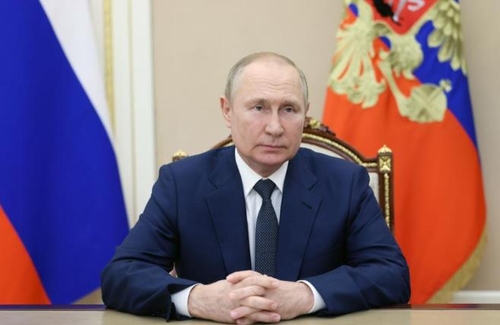 푸틴, '군사분쟁시 적 편으로 넘어가면 최대 20년형' 법률 서명
