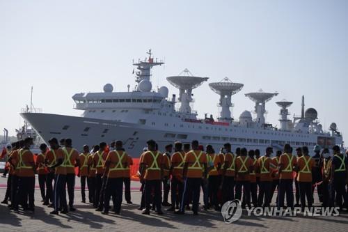 16일 스리랑카 함반토타항에 도착한 중국 측량선 위안왕5호.