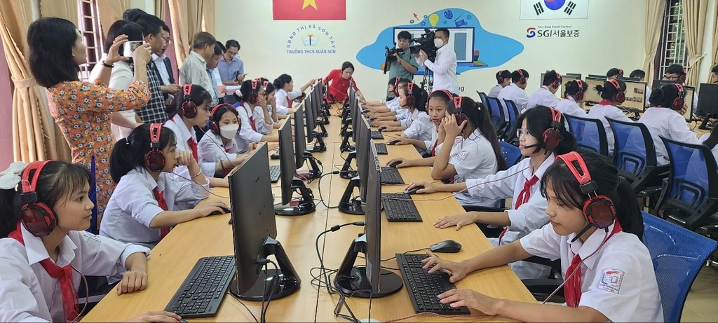 지구촌나눔운동, 베트남 중학교에 컴퓨터교실 지원