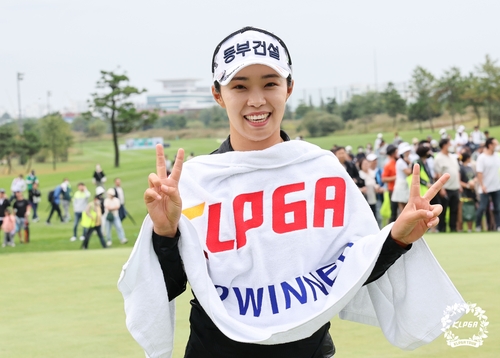 우승 확정 후 기뻐하는 김수지