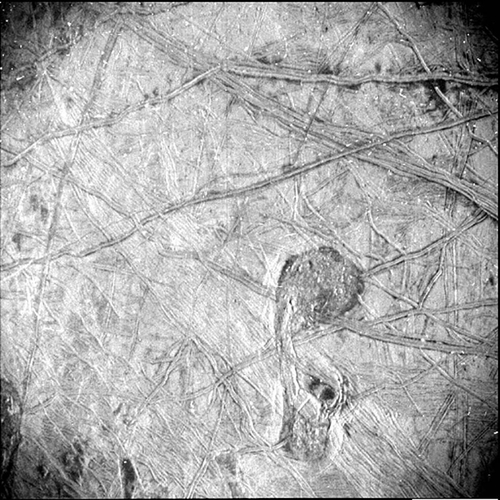 목성 위성 '유로파' 얼음 표면서 포착된 '4분음표'