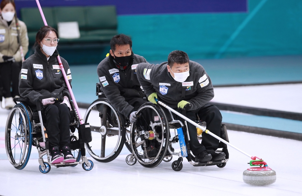 결승전 치르는 강원도장애인체육회 선수들