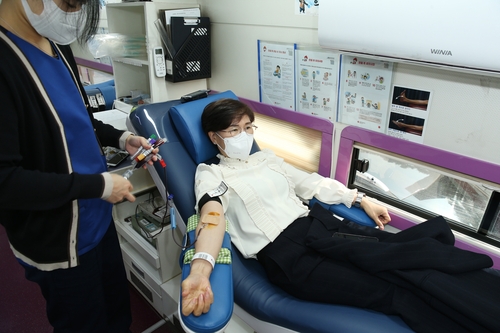 BNK경남은행, 혈액 부족 해결에 힘 보탠다…헌혈 캠페인 실시