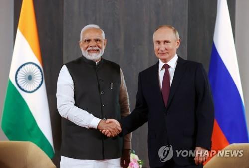 9월 SCO에서 만난 모디 인도 총리(왼쪽)와 푸틴 러시아 대통령.