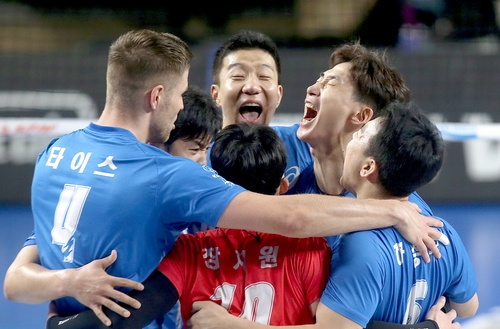 남자배구 한국전력 신나는 3연승…현대캐피탈 3-2로 격파(종합)