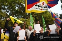 인도 망명 티베트인, 뉴델리서 중국 '백지시위' 지지 집회