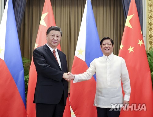 시진핑, 필리핀 대통령과 회담…"해상문제 타당 처리 원해"