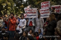 인도 레슬링계 '미투사태'…메달리스트 등 협회장 비난