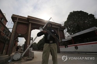 파키스탄 모스크 테러 용의자 23명 체포…