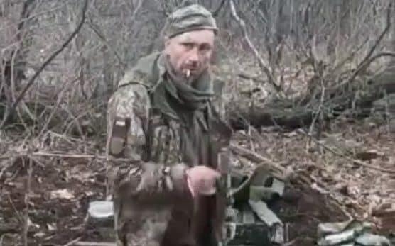 총살 직전 생애 마지막 담배를 입에 문 우크라이나 전쟁포로