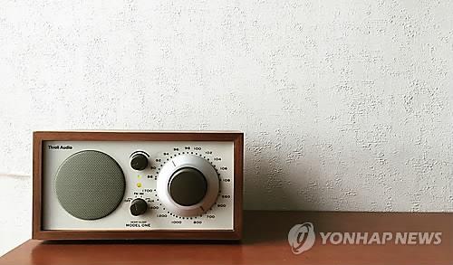 "라디오 청취자 절반 '다른 일 하면서 들을 수 있어 좋아'"