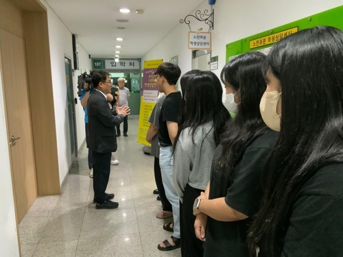 '내홍' 충청대 학생·교수 "학교 정상화해야"…이사회 압박