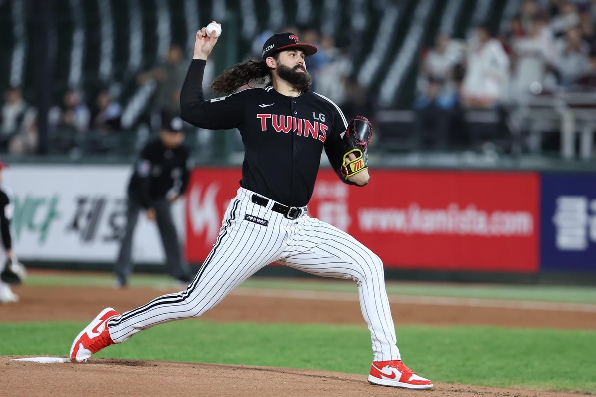 정규시즌 마지막 등판에 나선 LG 케이시 켈리