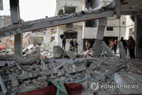이스라엘 공습에 파괴된 라파 건물