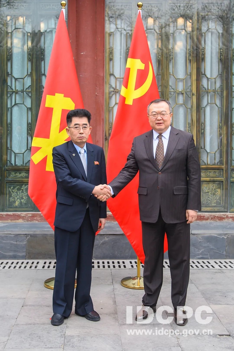 김성남 북한 노동당 국제부장 만난 류젠차오 중국공산당 대외연락부장