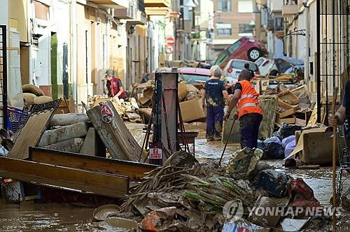 Spain’s flood kills 158 people… Worst loss of life in 51 years (comprehensive)