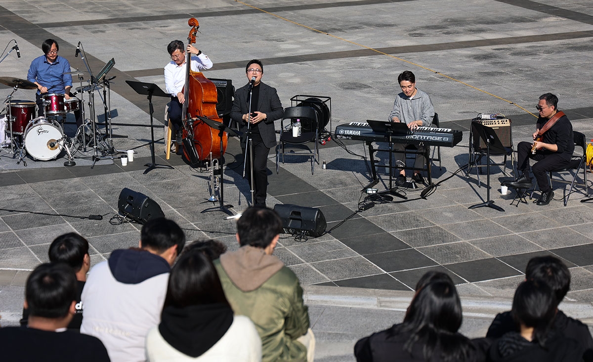 목원대 실용음악학부 교수 5인의 '캠퍼스 버스킹' 큰 호응