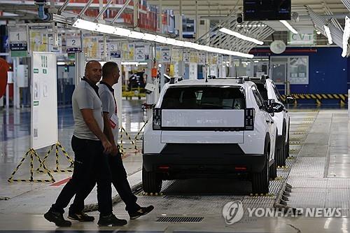 '전기차 겨울' 여파 어디까지…공장 문 닫고 직원 해고