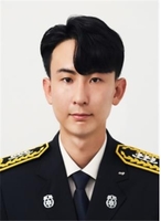한강대교 운전중 불붙은 트럭 발견…화재 진압한 김정현 소방교