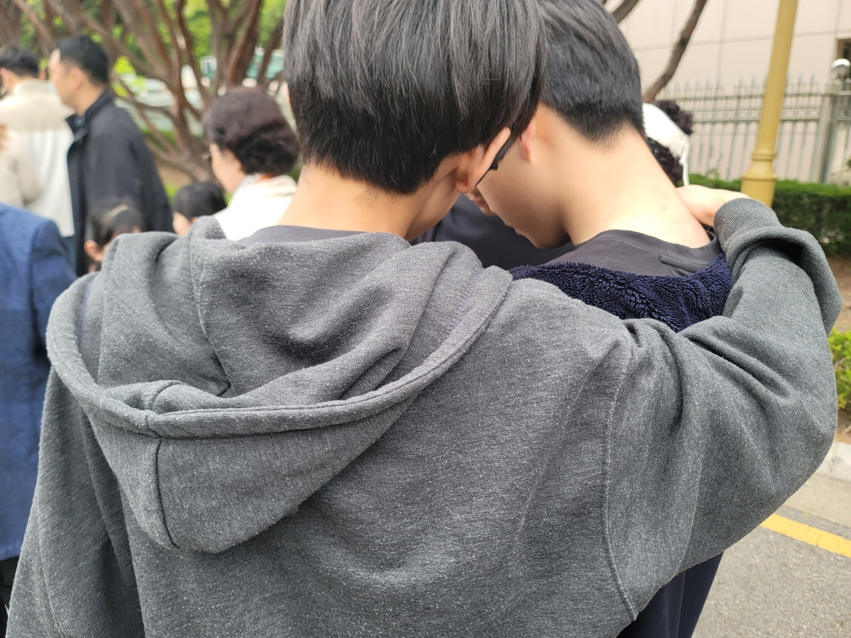 °ÔÀÓÇÏ´Â ÅÂȯÀÌ(¿À¸¥ÂÊ)¿Í ÀÀ¿øÇÏ´Â ¿µÁøÀÌ