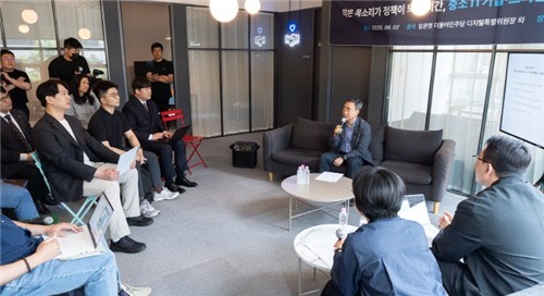 "AI 쓰고픈 중소기업은 막막…잘 쓰는 개발자들은 구독료 걱정"