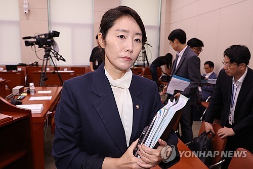 국힘 "강선우, '직장내 괴롭힘·보복갑질' 혐의 노동부…