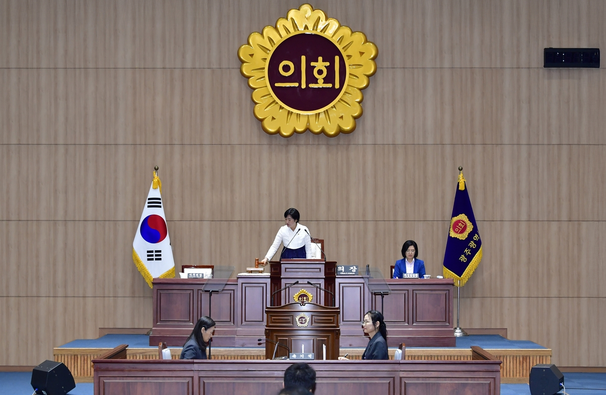 "정부, 광주시의회 제안 소방관 검진 등 건의 수용"