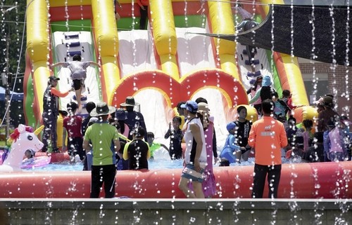 시원한 물놀이와 흥겨운 체험·공연…장수군 물빛축제 25…