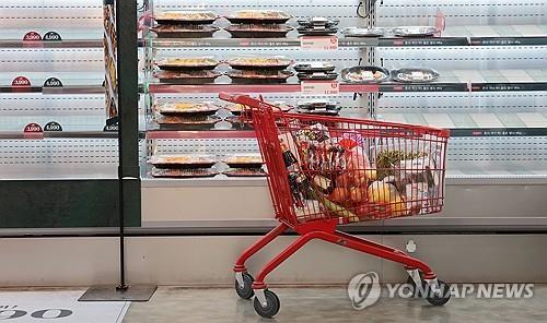 롯데쇼핑·이마트·현대百 2분기 실적개선…편의점은 역성장