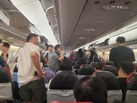 인천공항 내린 줄 알았더니 김포…놀란 승무원도 승객에 되물어