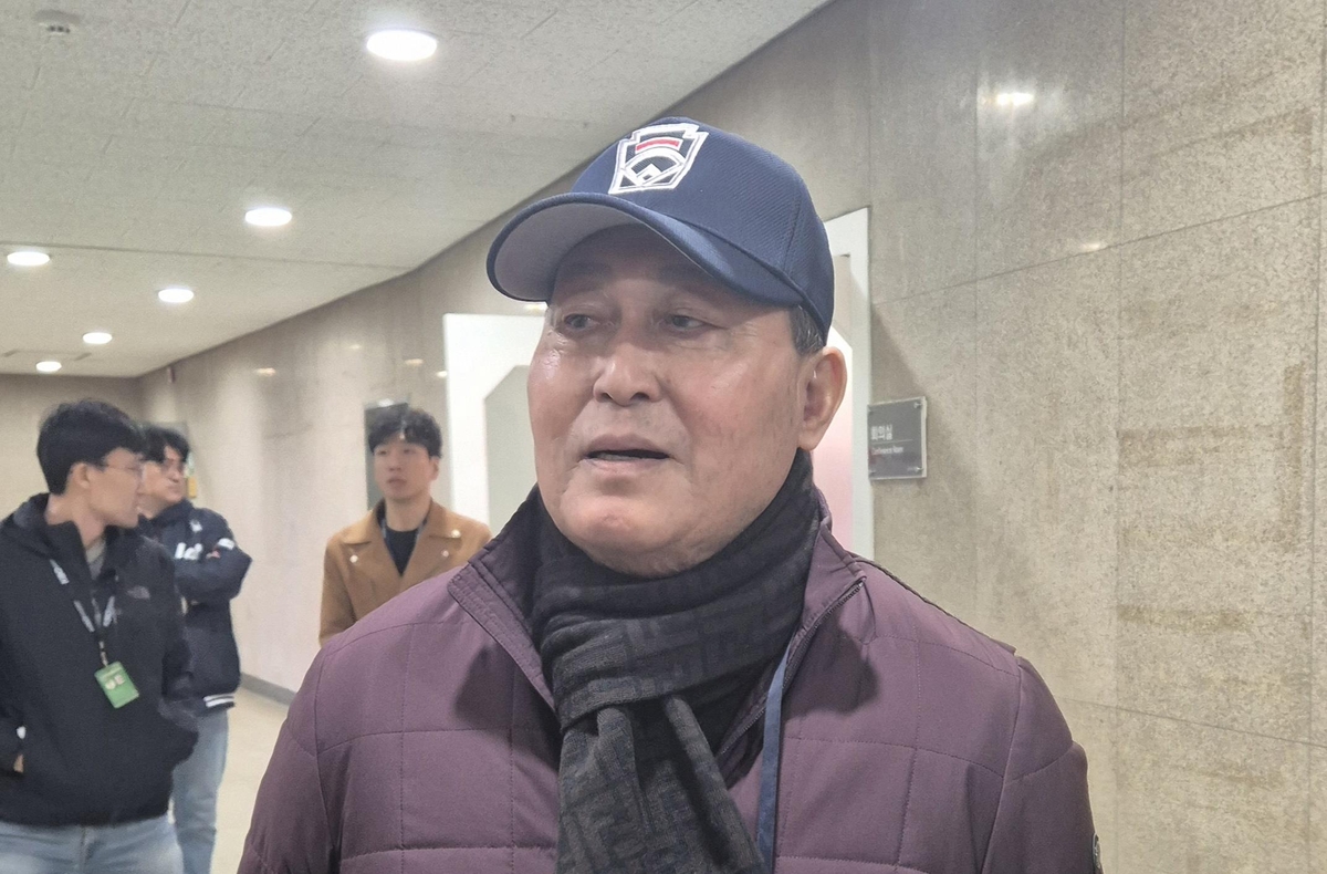 KS 찾은 김인식 전 감독 &#034;류현진만 남았네…팬들 기대…