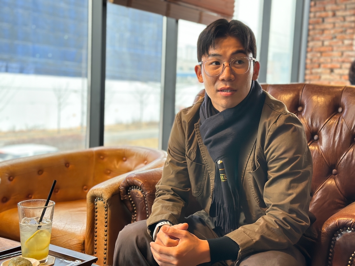 인터뷰하는 전북 현대 김태현