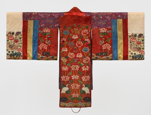 La foto, proporcionada por el Museo de Arte del Condado de Los Ángeles (LACMA), muestra un traje tradicional "hwarot" que será restaurado con dinero donado por RM de BTS. (Prohibida su reventa y archivo)