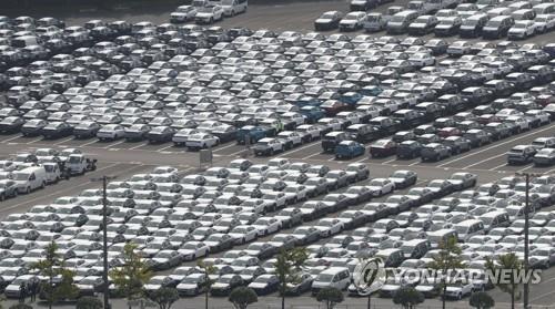 Las exportaciones de automóviles alcanzan un récord en febrero gracias a la alta demanda de coches ecológicos