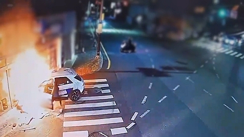 [현장영상] 화염 속 몸 던져 택시기사 구한 시민