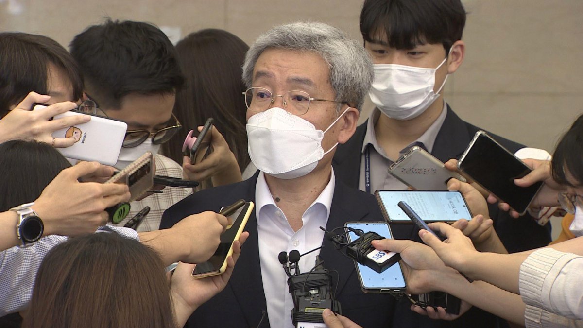 고승범 "헝다 리스크 확대 우려…면밀히 대응해야"