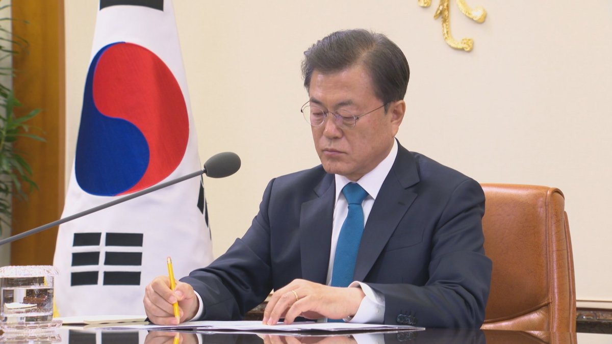 Moon expresa preocupación por los reiterados lanzamientos de misiles norcoreanos antes de las elecciones
